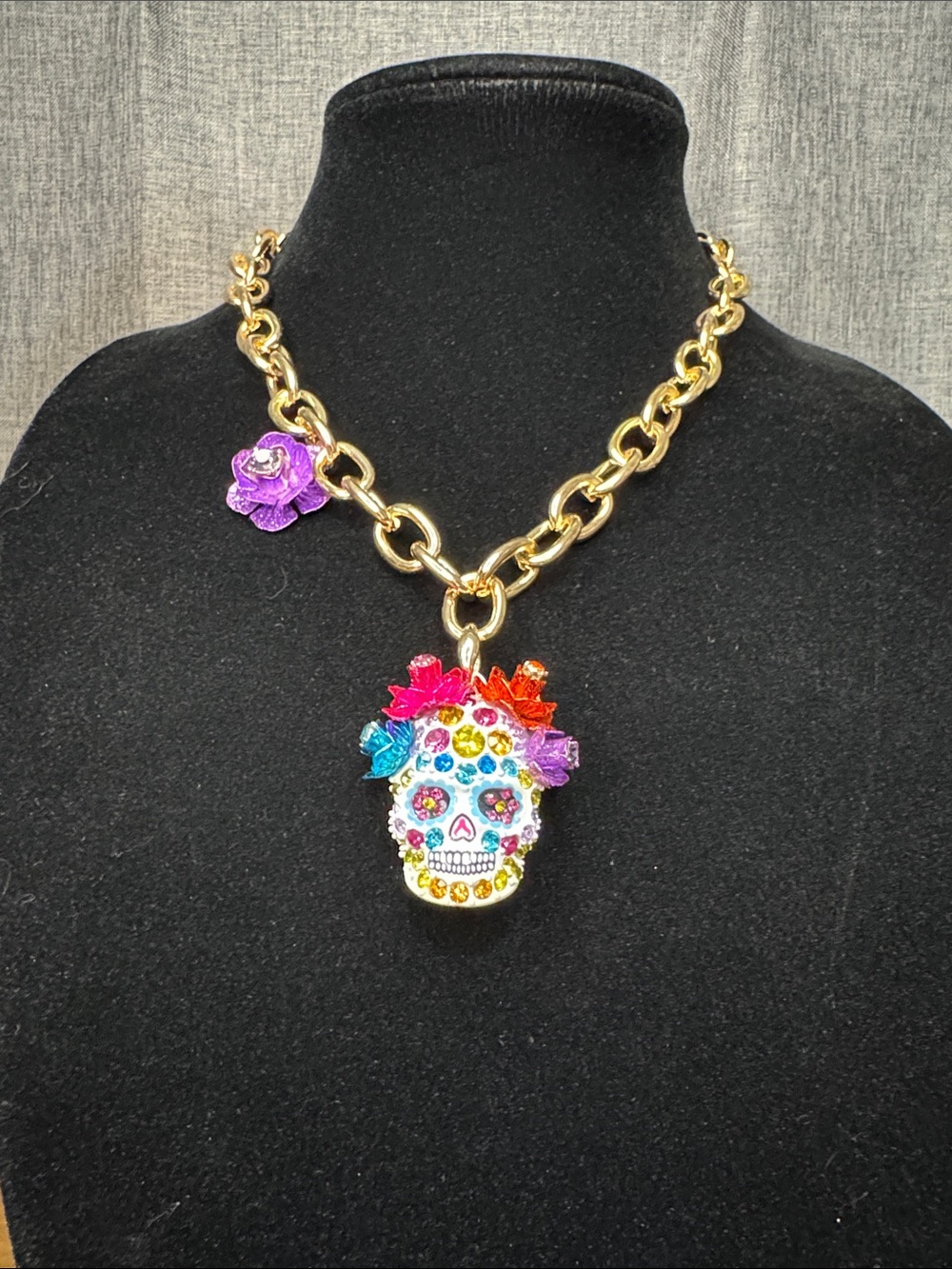 Betsey Johnson Día de los Muertos Day of the Dead Sugar Skull Necklace